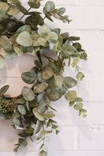 Load image into Gallery viewer, 18"Seeded Eucalyptus Wreath