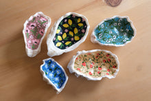 Load image into Gallery viewer, Hand Painted Oyster Shell - Lemons