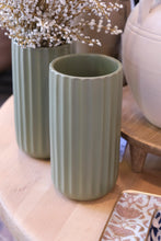 Load image into Gallery viewer, Beam Vase