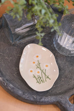 Load image into Gallery viewer, Daisy Trinket Dish