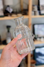 Load image into Gallery viewer, Rim Bud Vase