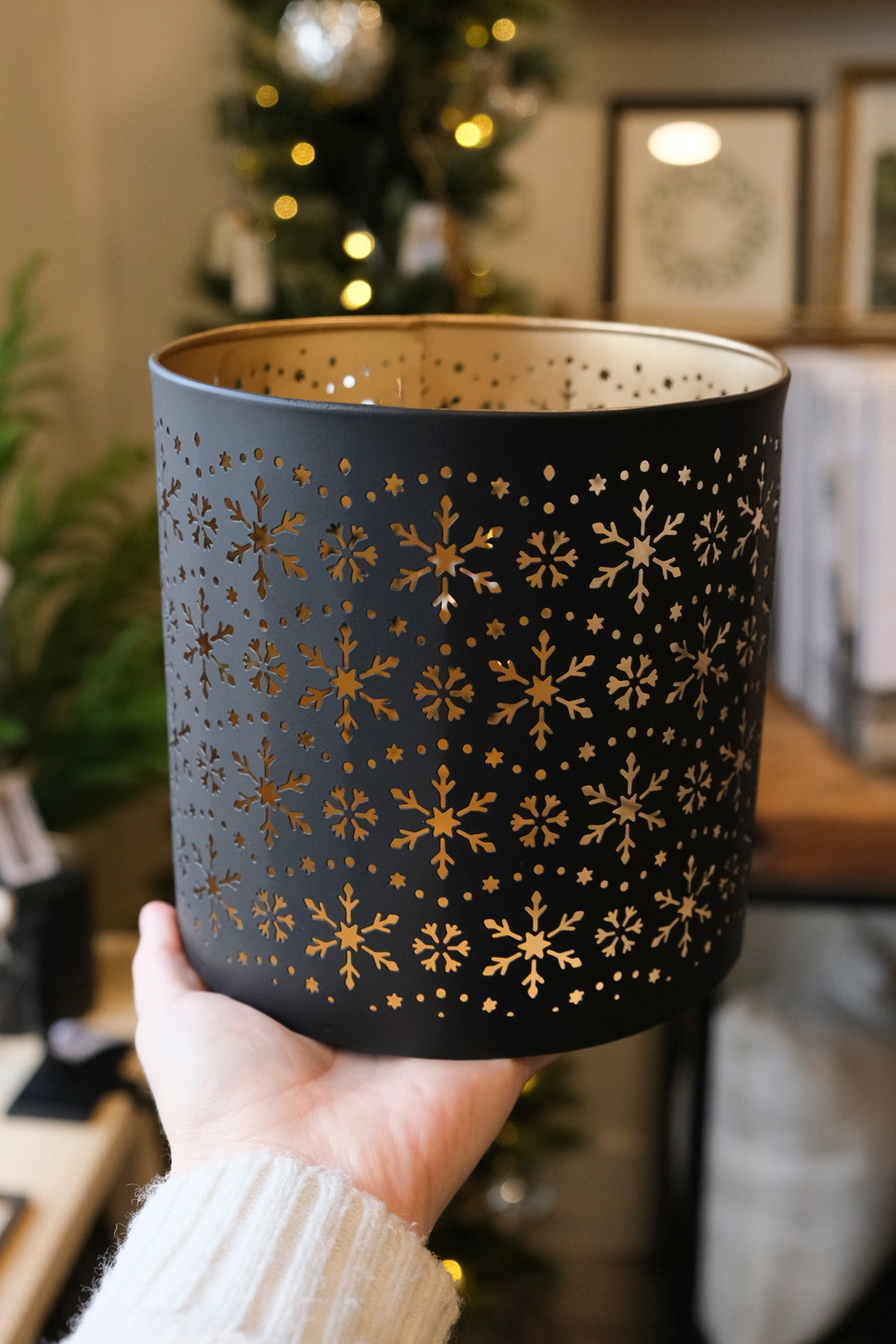 Black & Gold Snowflake Pot - Large