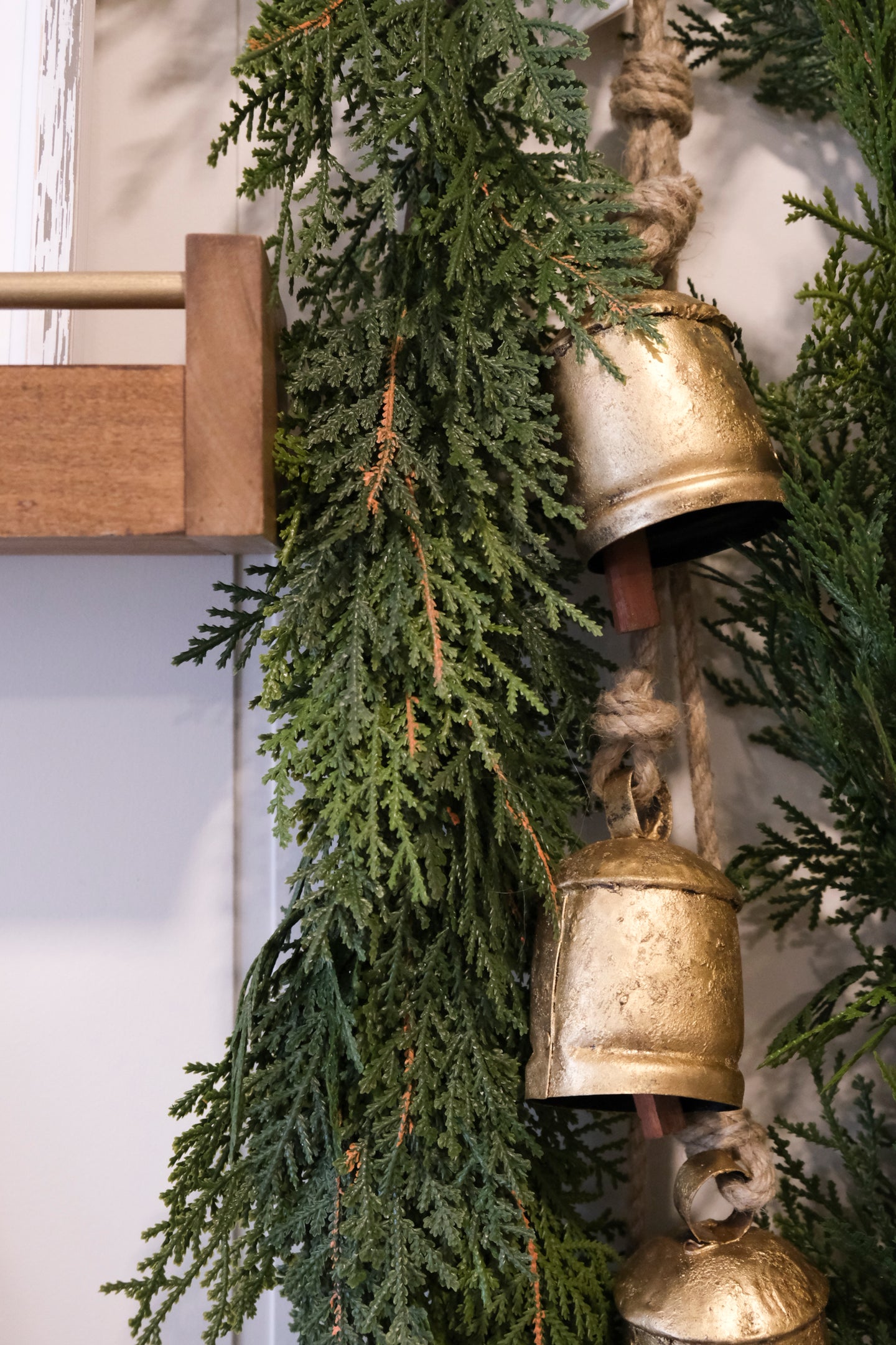 Fresh Touch Northern White Cedar Garland - 10ft