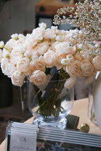 Load image into Gallery viewer, Ranunculus Bouquet - Cream
