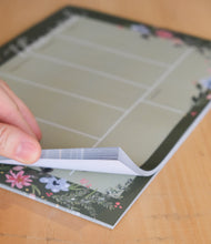 Load image into Gallery viewer, Dainty Floral Weekly Calendar