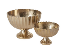 Load image into Gallery viewer, Gold Scalloped Compote